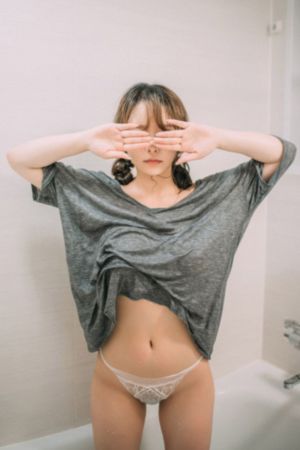娇妻穿开档内裤陪客户第二章_DVD电影全集观看