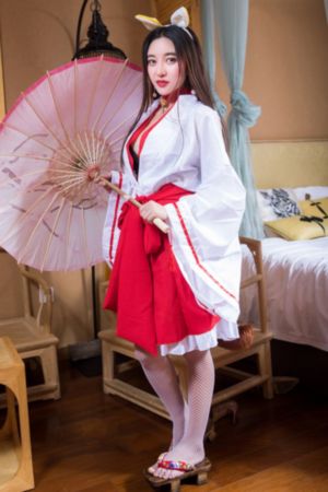 日韩美女拍拍网站免费_电影无删减版