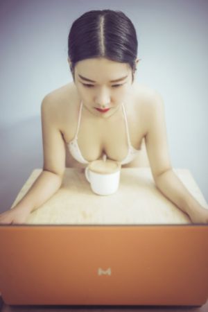 女人大黑β片国产_手机免费播放动漫