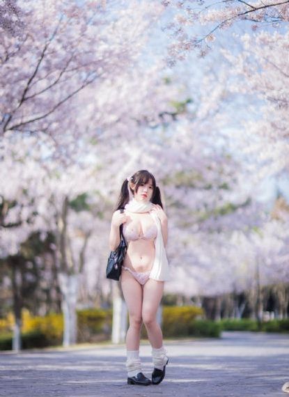 国产免费美女直播视频_BD韩语免费观看视频