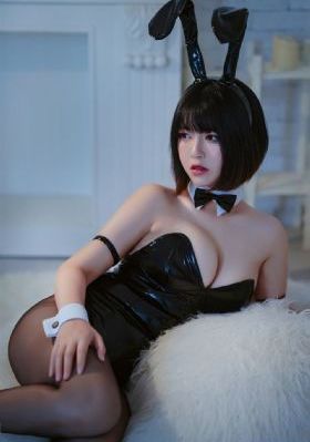 亚洲欧美制服国产_DVD全集免费播放